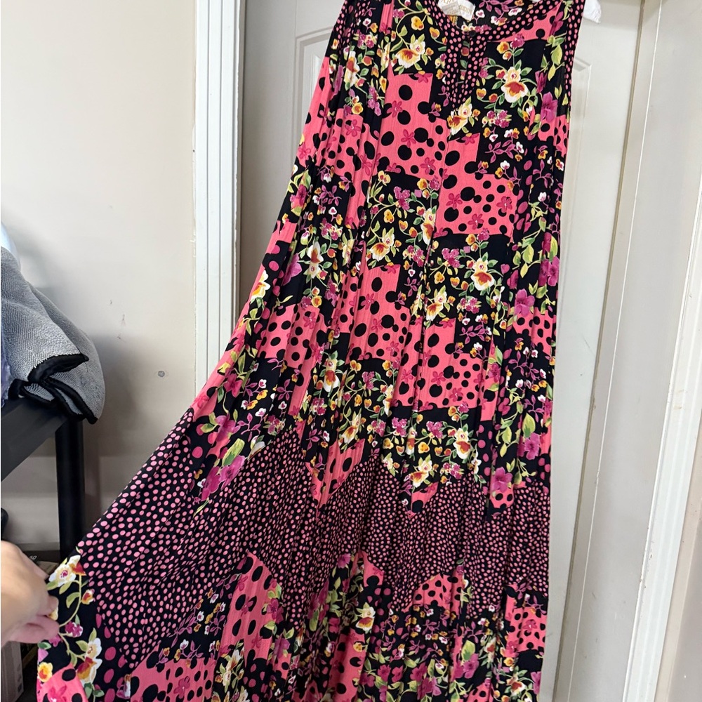 sleeveless maxi dress with a tiered mixed floral polka dot ab lambdin small